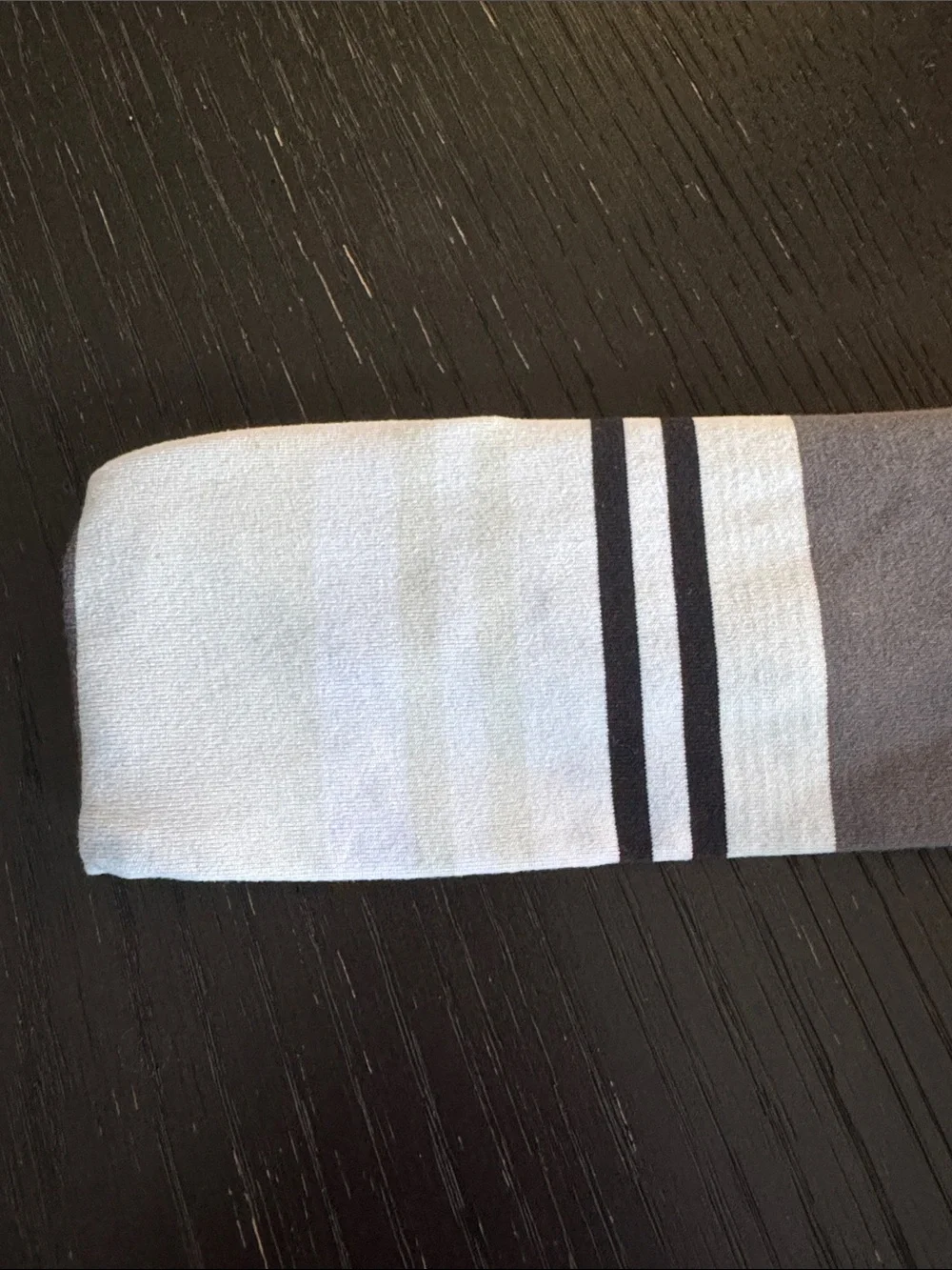 Lululemon Bang Buster Wide Black, White, Gray, Tan Print Reversible Headband. OS